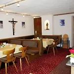 Alpenhof Pension-garni