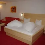 Alpenhof Pension-garni Affittacamere
