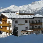 Konukevi Alpenhof Pension-garni Nauders