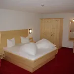 Alpenhof Pension-garni 3* Nauders