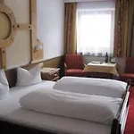 Alpenhof Pension-garni Konukevi Nauders