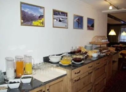 بيت ضيافة Alpenhof Pension-garni ناودرس