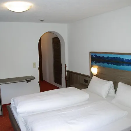 بيت ضيافة Alpenhof Pension-garni ناودرس