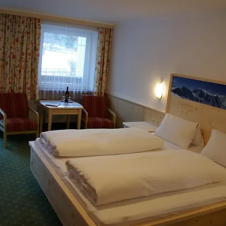 Alpenhof Pension-garni Affittacamere 3*