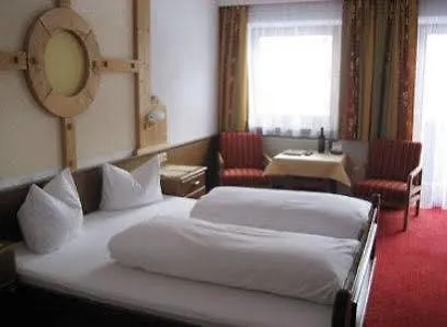 Alpenhof Pension-garni بيت ضيافة ناودرس
