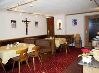 Alpenhof Pension-garni