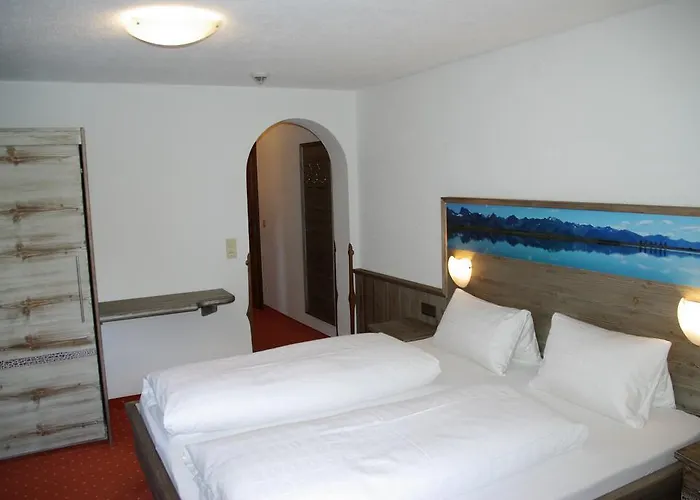 بيت ضيافة Alpenhof Pension-garni ناودرس