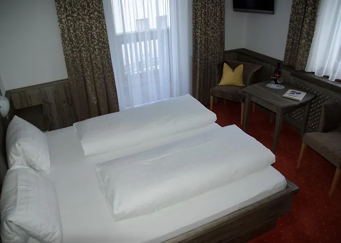 بيت ضيافة Alpenhof Pension-garni ناودرس