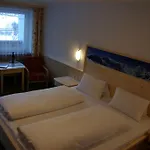 Alpenhof Pension-garni